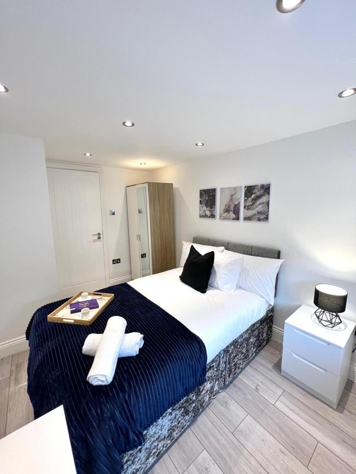 Two Bedroom By Dashh Short Lets & Serviced In Shepherds Bush With Free Wifi